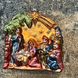 Glass Nativity Scene Ornament Holy Family Mary Joseph Baby Jesus Shiny Gold Red